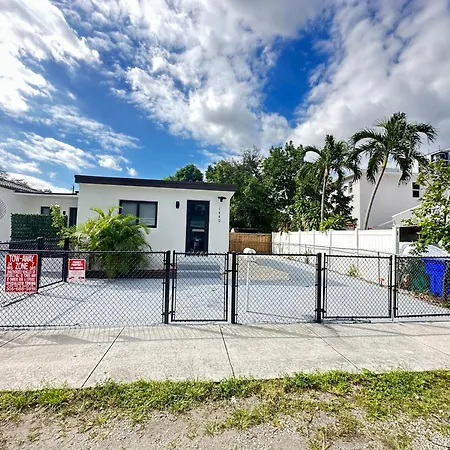 Modern Apartment In Miami Exterior photo