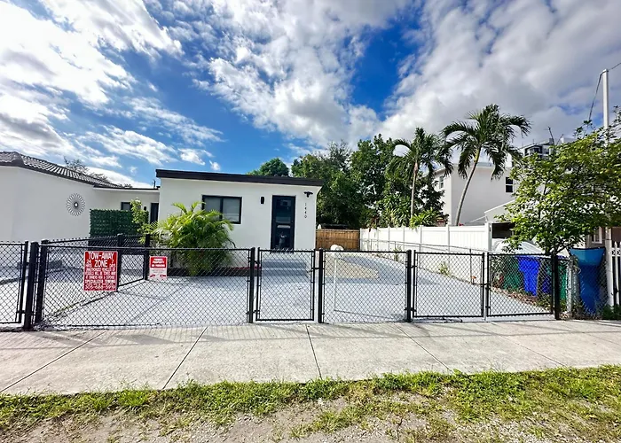 Modern Apartment In Miami